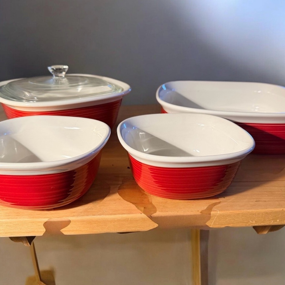 CorningWare Etch Red & White 5 piece Stoneware